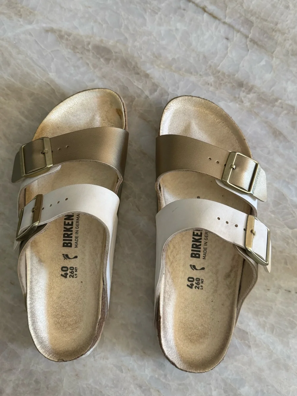 Birkenstock Arizona Split Slide Sandal in Women’s 40 (9-9.5 US) in White/Gold